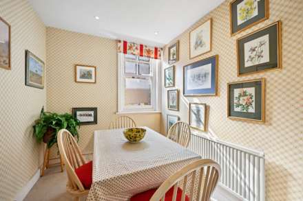 Cheyne Court, Flood Street, London SW3, Image 13