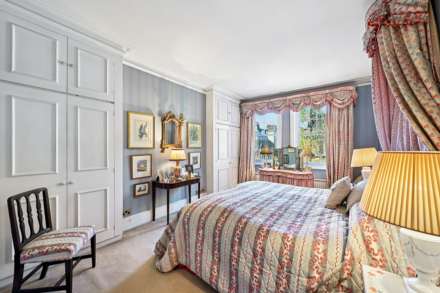 Cheyne Court, Flood Street, London SW3, Image 2