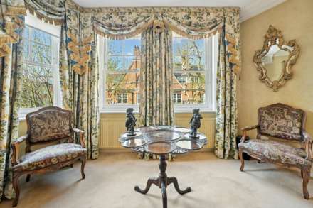 Cheyne Court, Flood Street, London SW3, Image 5