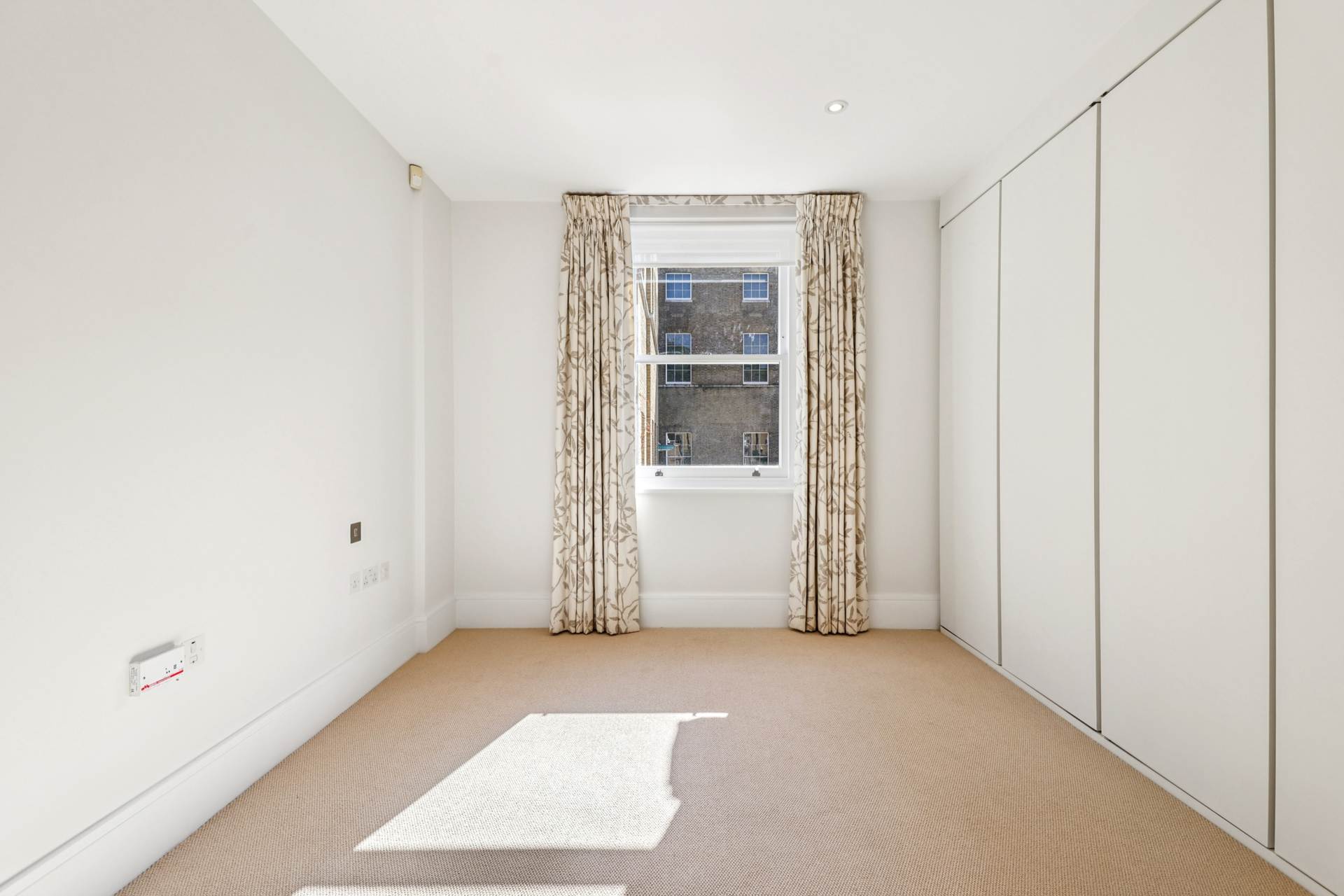 Cavalry Square, Chelsea SW3, Image 3
