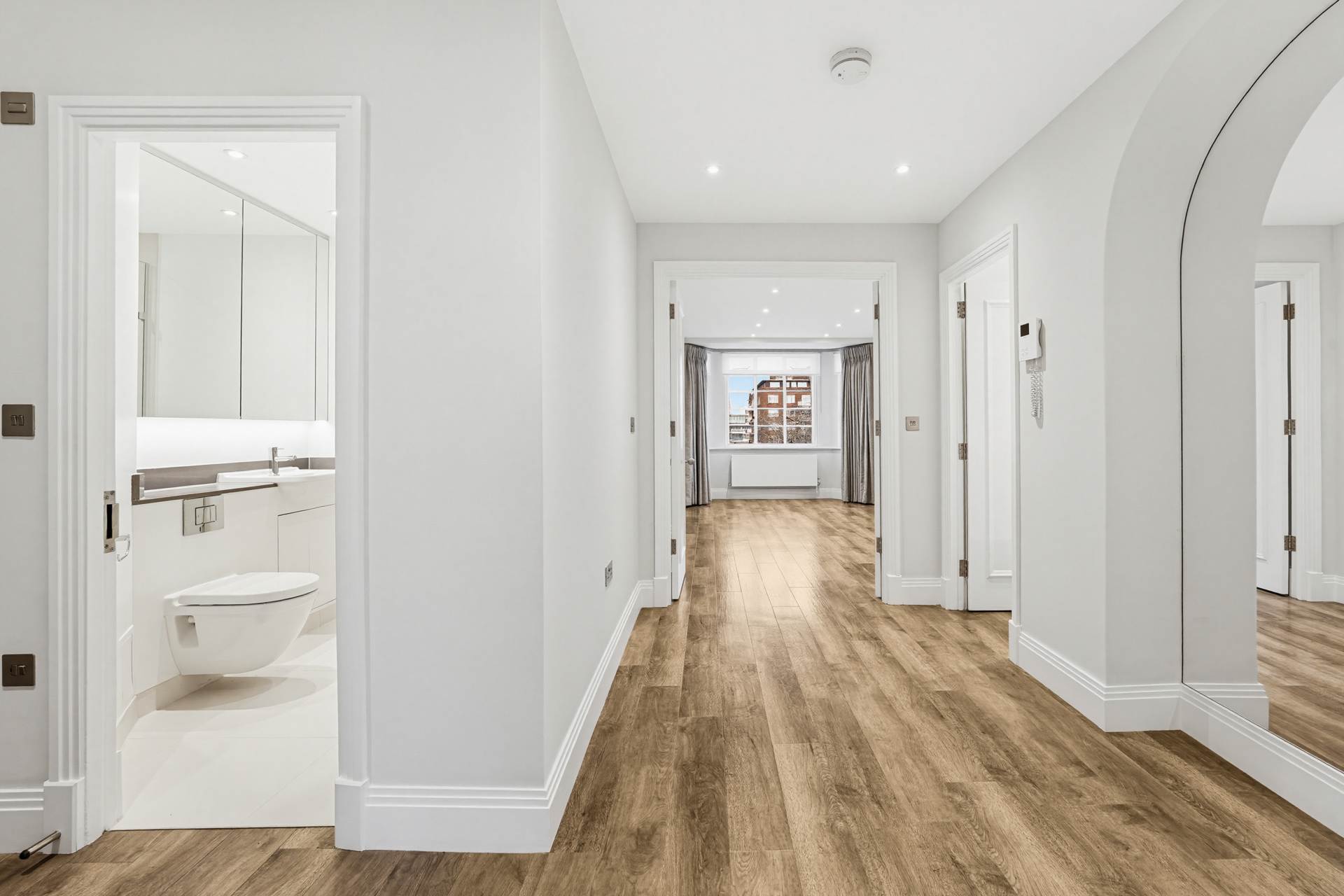 Sloane Street, London SW1X, Image 11