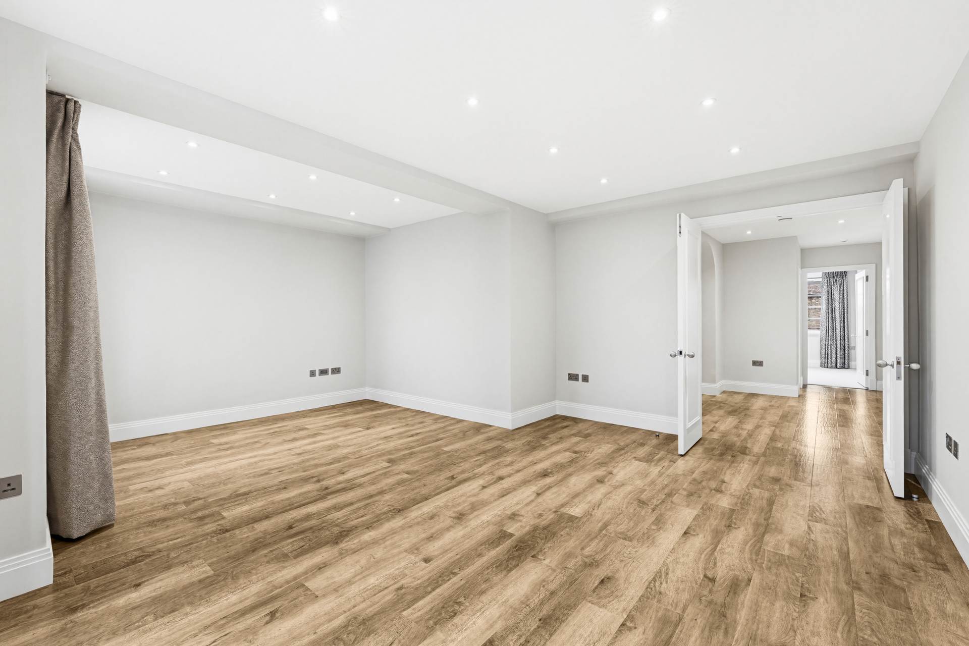 Sloane Street, London SW1X, Image 3