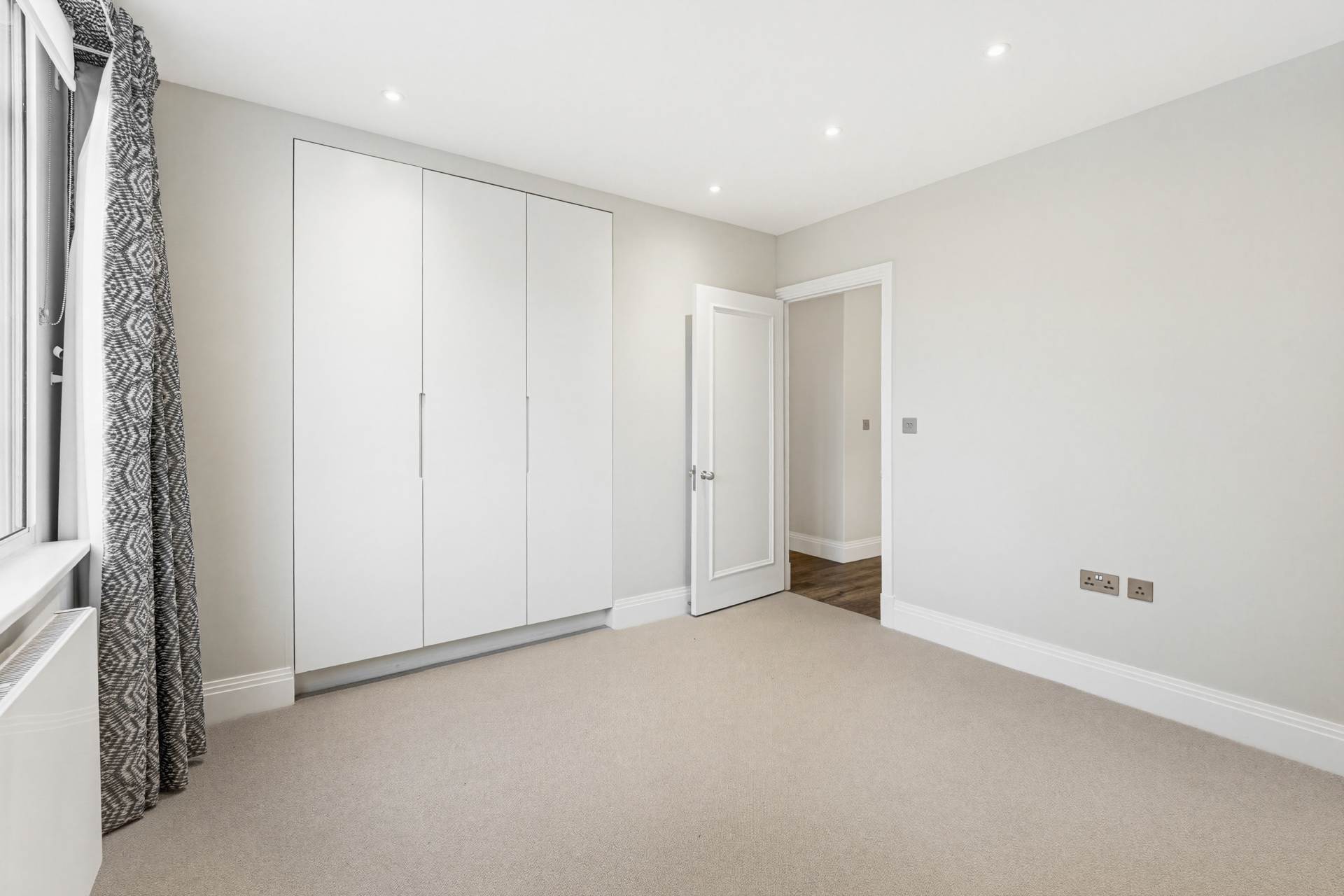 Sloane Street, London SW1X, Image 9