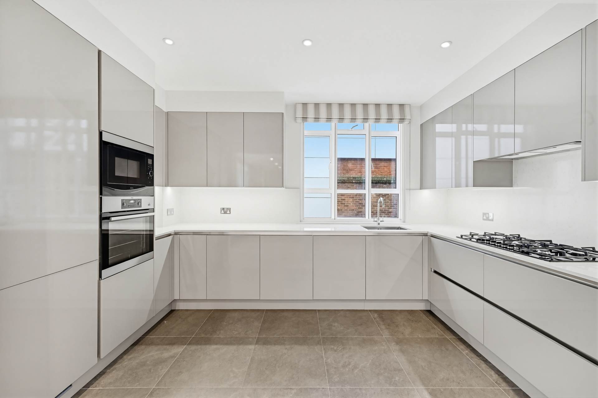 Sloane Street, Knightsbridge SW1X, Image 2