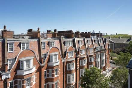 Sloane Court West, Chelsea SW3, Image 2