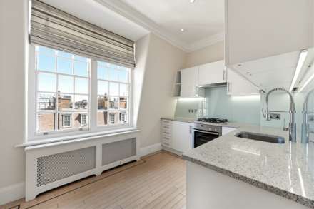 Sloane Court West, Chelsea SW3, Image 3