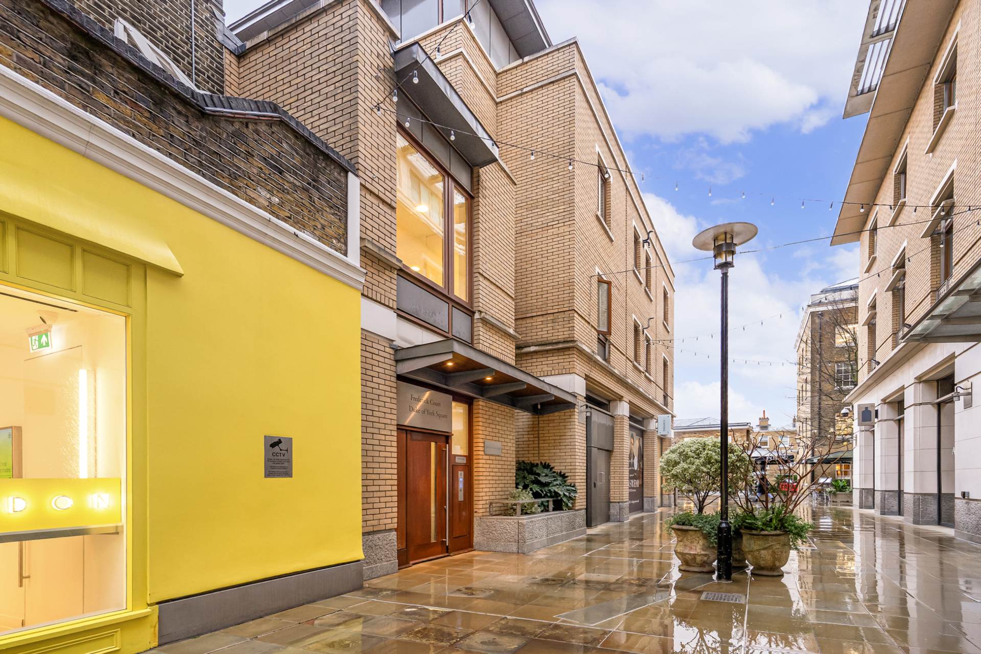 Duke Of York Square, Chelsea SW3, Image 2