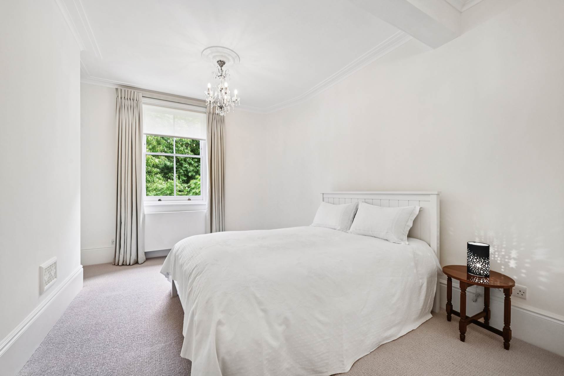 Ennismore Gardens, Knightsbridge SW7, Image 2