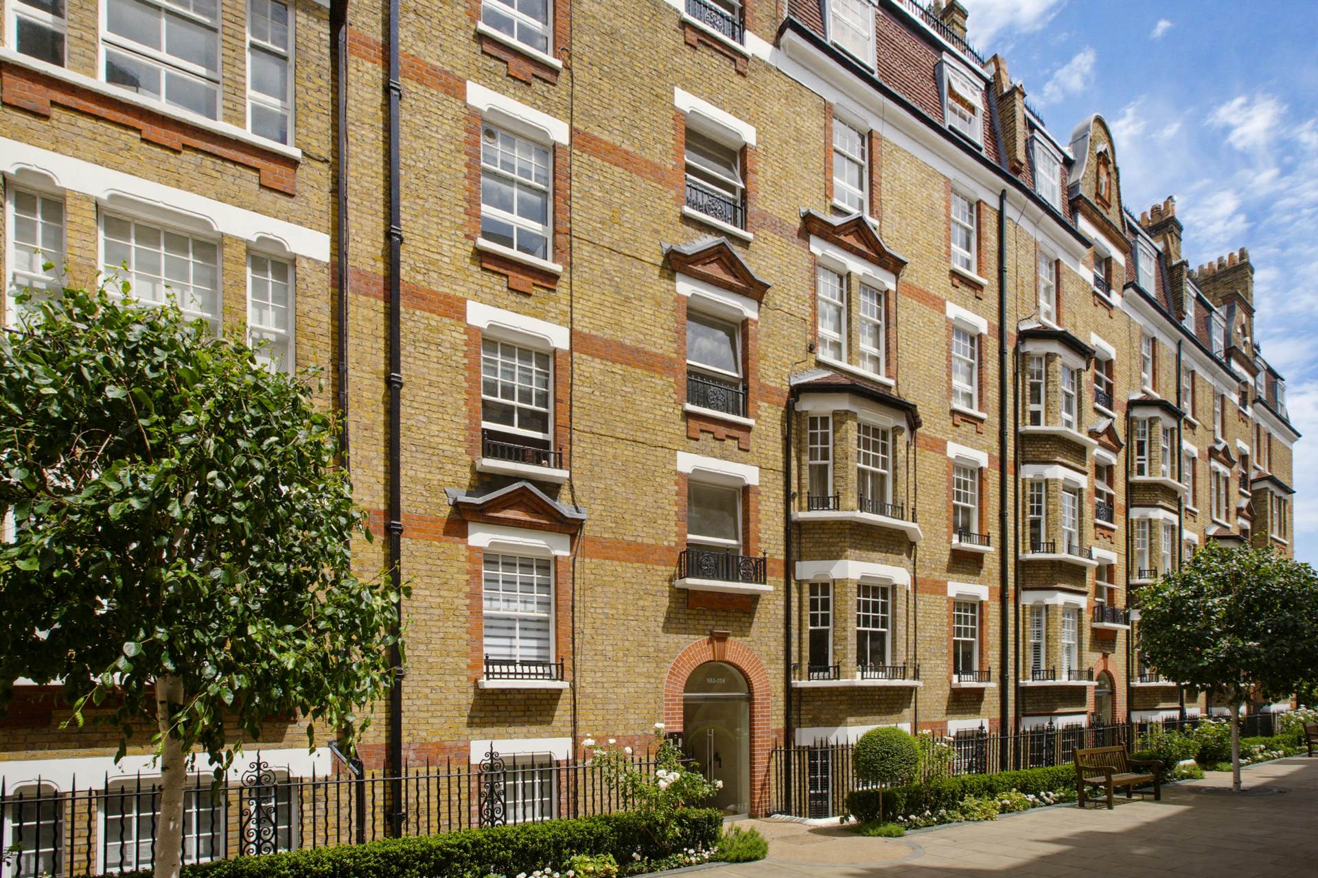 The Malborough, Walton Street SW3, Image 6