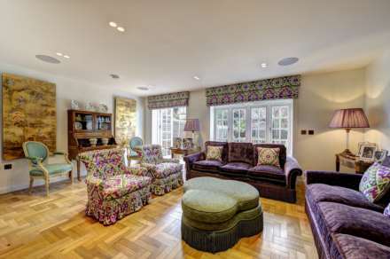 Dovehouse Street, Chelsea SW3, Image 2