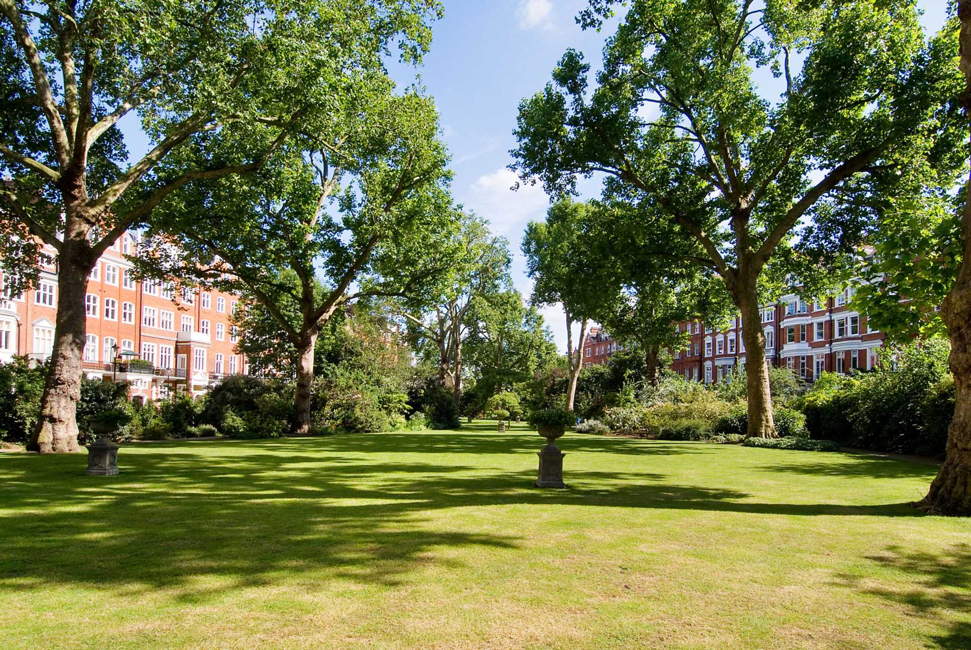 Lennox Gardens, SW1X, Image 2