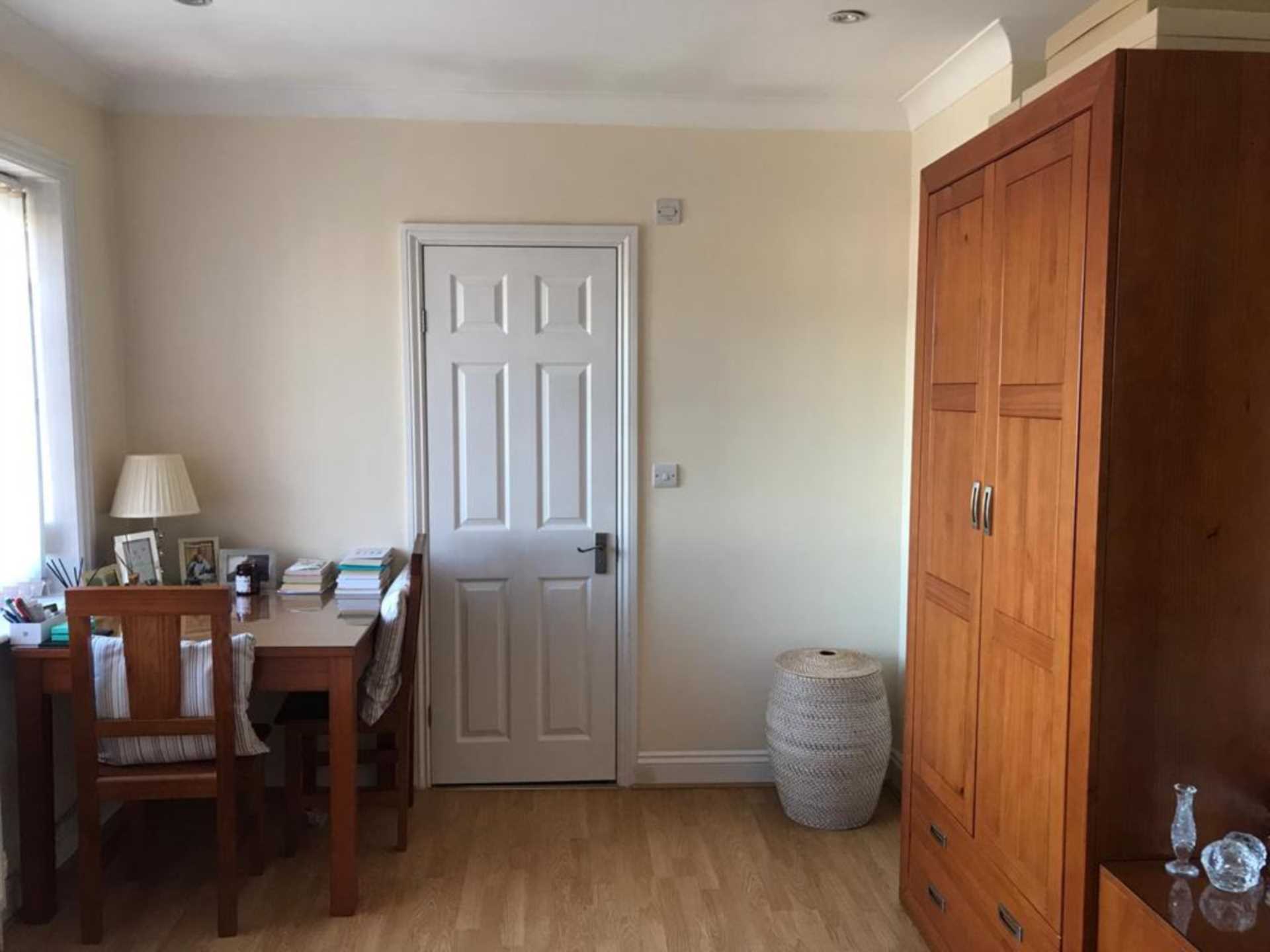 Broadfields Avenue, Edgware, Image 4
