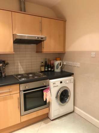 Broadfields Avenue, Edgware, Image 7