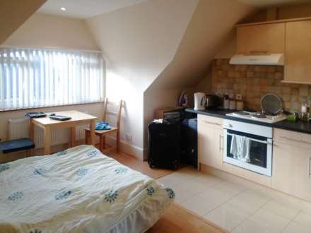 Property For Rent Emanuel Avenue, Acton, London