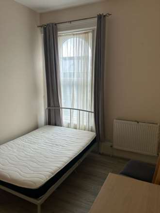 Property For Rent High Street, Acton, London