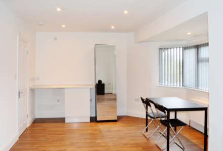 Park Drive, Acton, Image 3