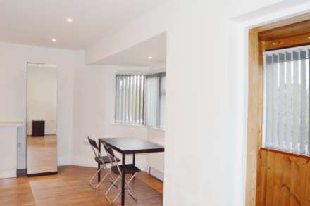 Park Drive, Acton, Image 6