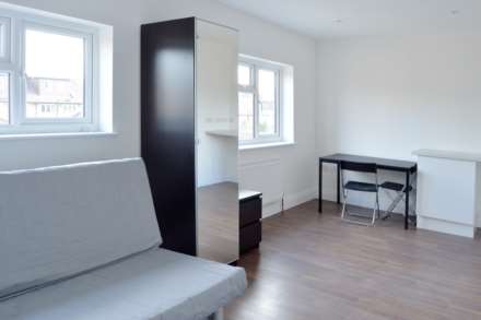 Gunnersbury Avenue, Acton, Image 2