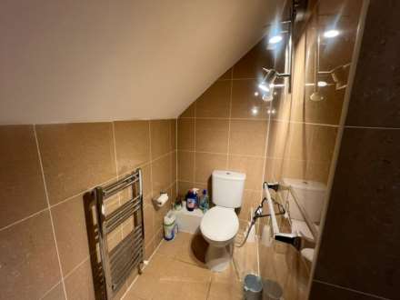 Gunnersbury Avenue, Acton, Image 4