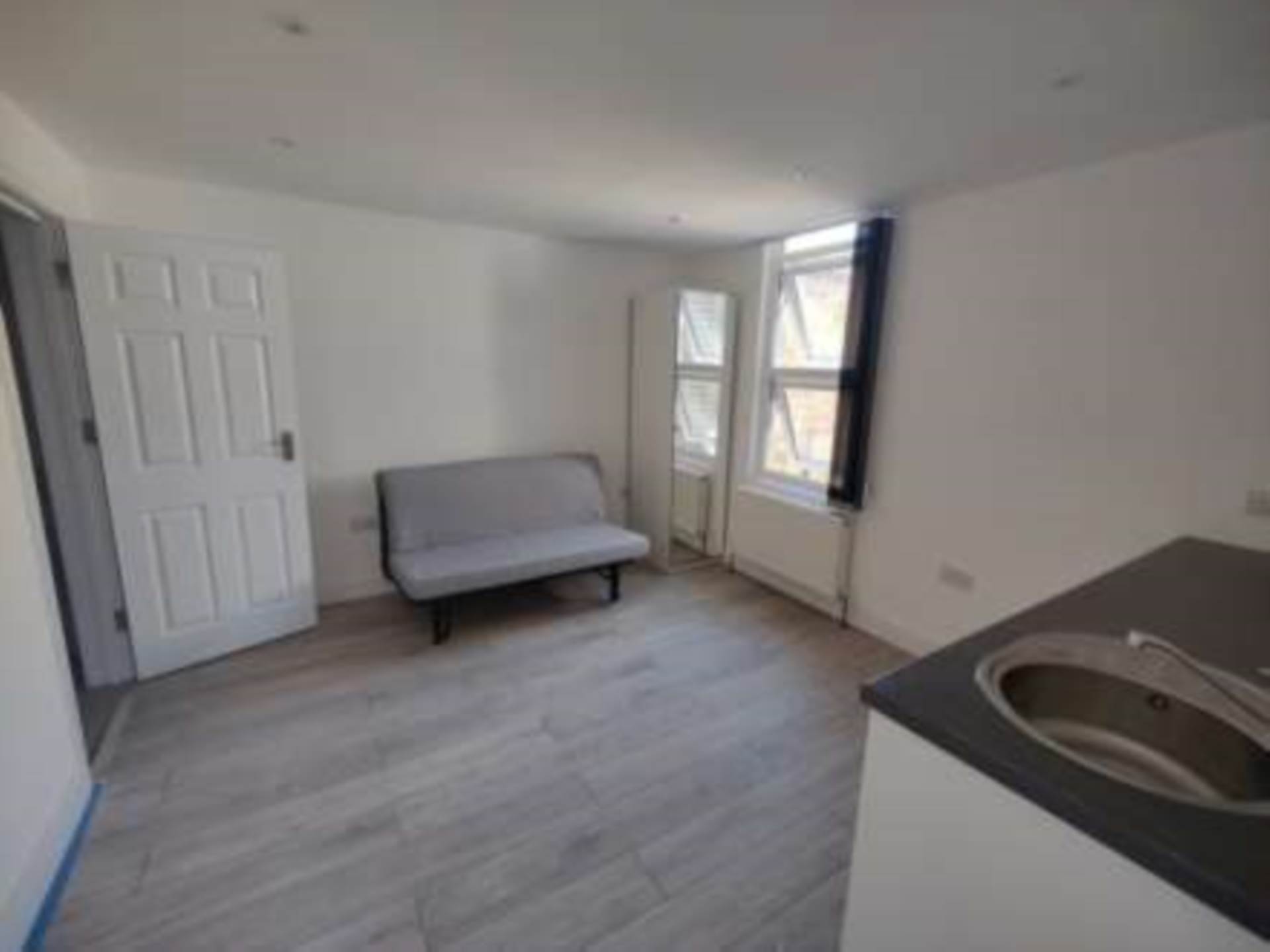 Gunnersbury Lane, London, Image 4