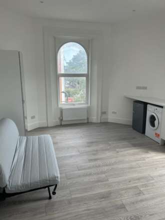 Property For Rent High Street, Acton, London