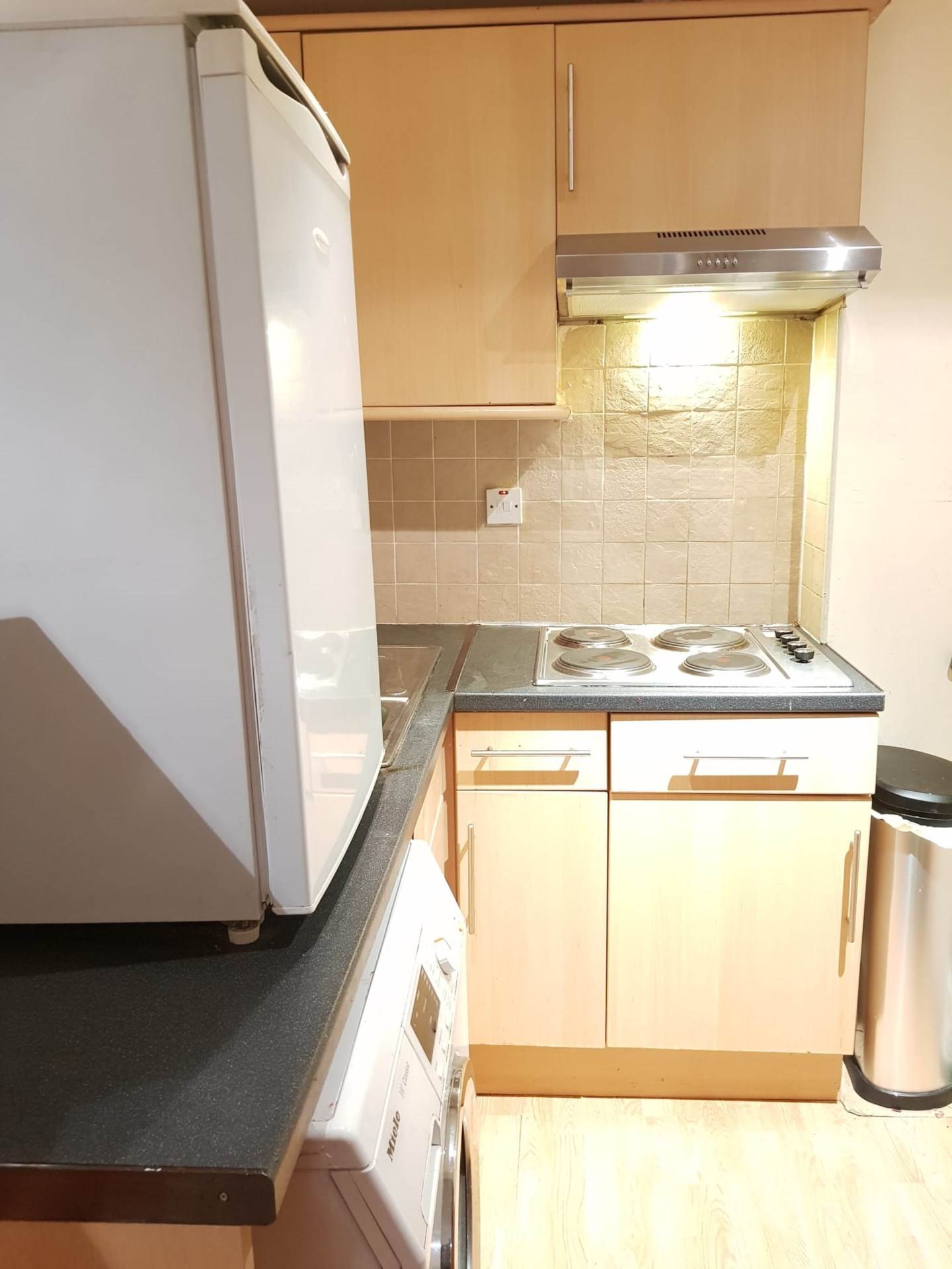 Broadfields Avenue, Edgware, Image 1