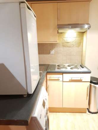 Broadfields Avenue, Edgware, Image 1