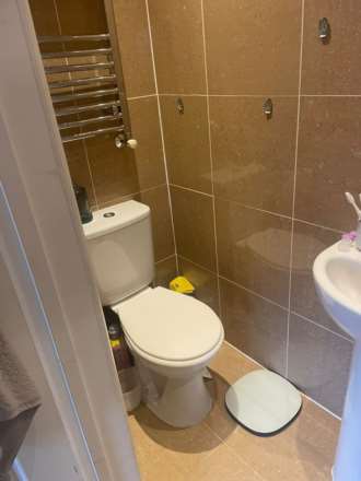 Gunnersbury Avenue, Acton, Image 5