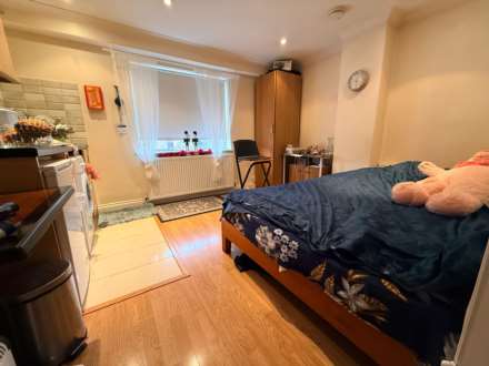 Garthland Drive, Barnet, Image 1