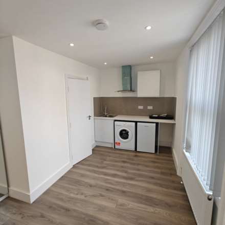 Windsor Road, London, Image 2