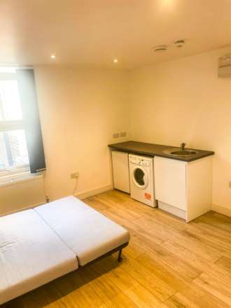 Hilcrest Road, London, Image 1