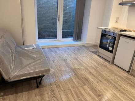 High Street, Acton, Image 3