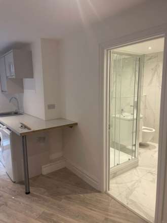 Gunnersbury Avenue, Acton, Image 3