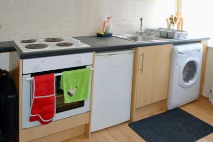 Emanuel Avenue, London, Image 4