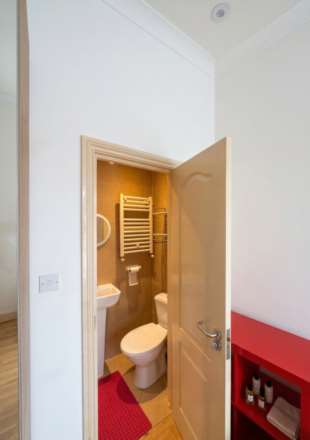 High Street, London, Image 3