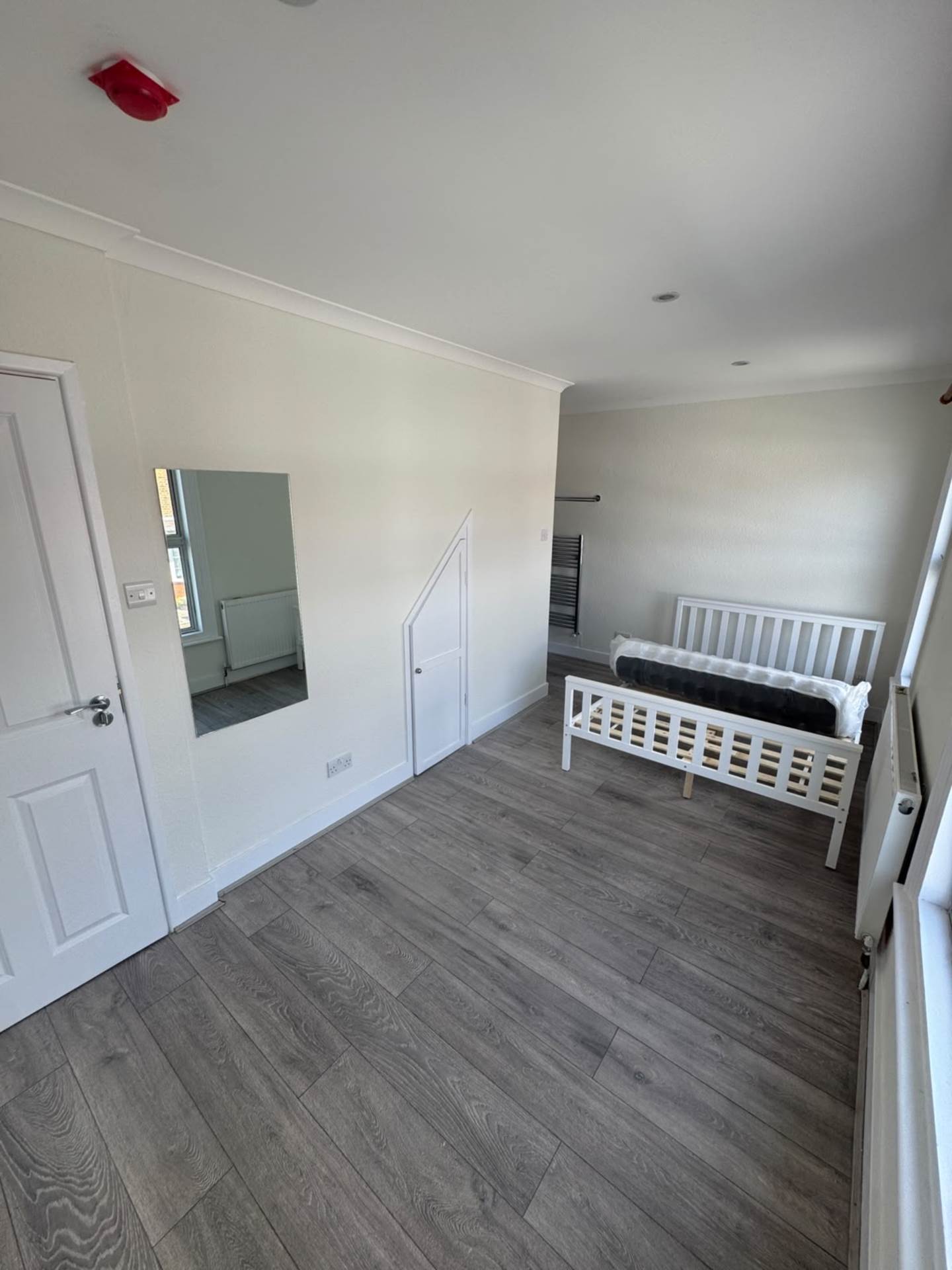 Clarendon Road, Elstree, Image 1