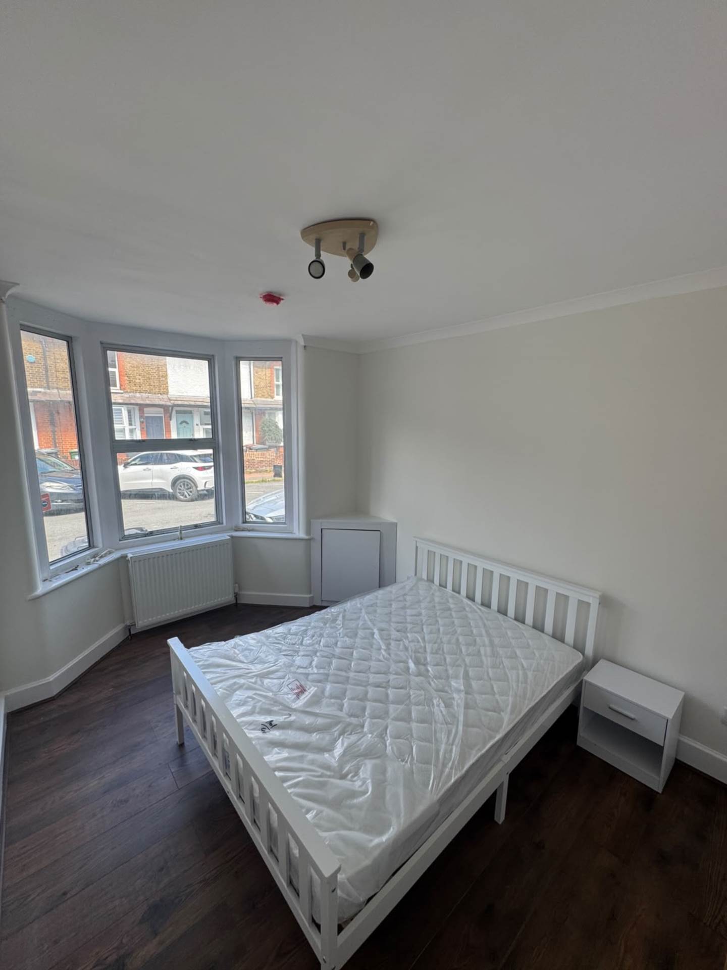 Clarendon Road, Elstree, Image 1