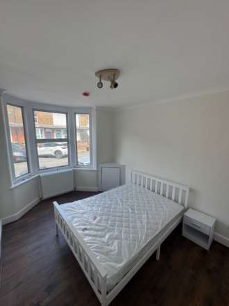 Property For Rent Clarendon Road, Elstree, Borehamwood