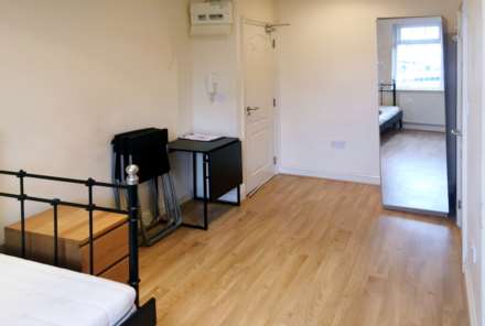 Abbey Road, Park Royal, Image 3