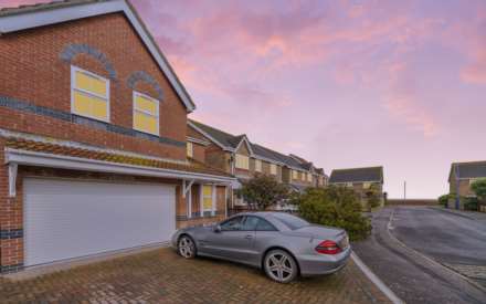 4 Bedroom Detached, Wight Way, Selsey