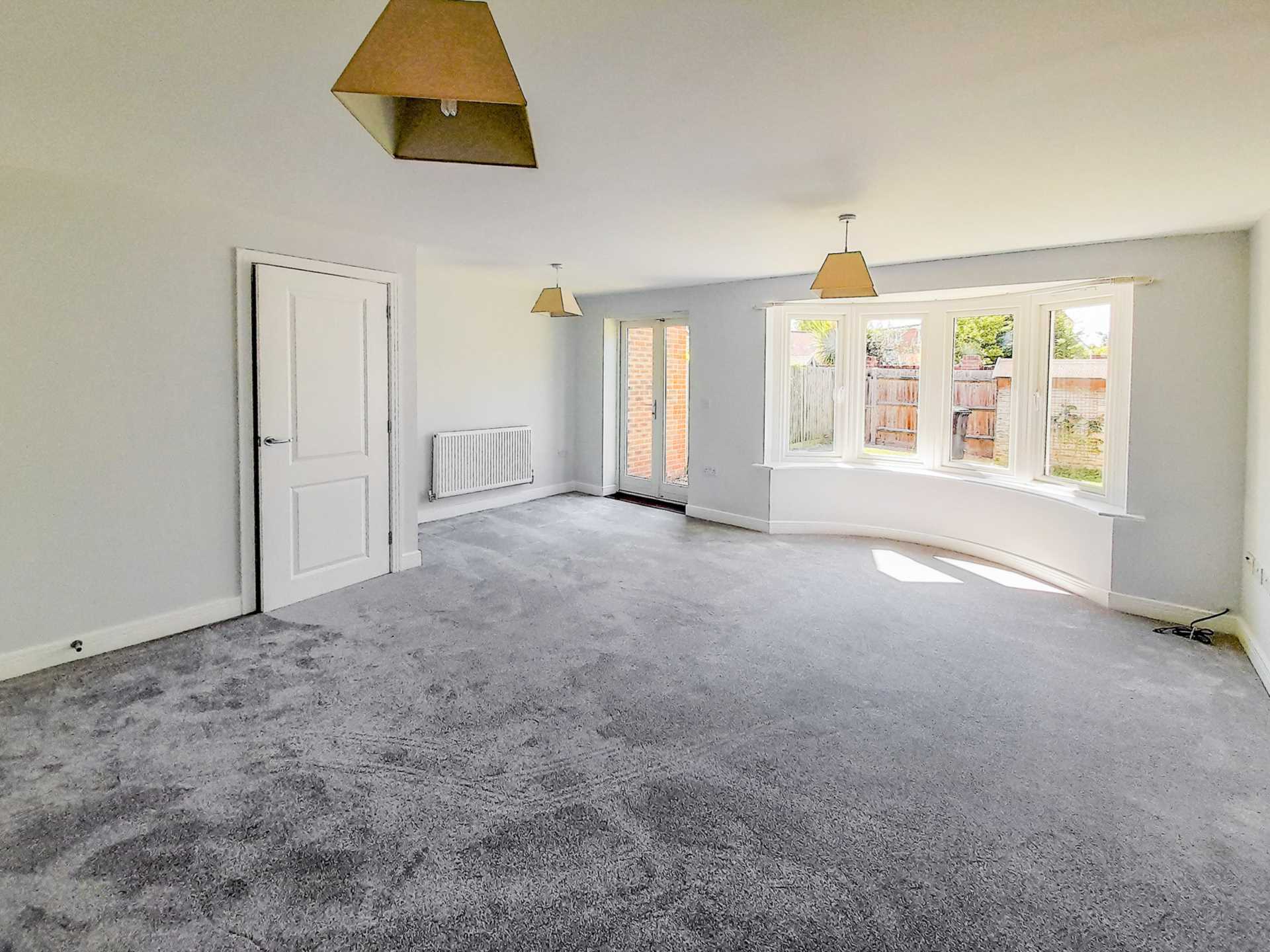 Old Common Close, Birdham, Image 5