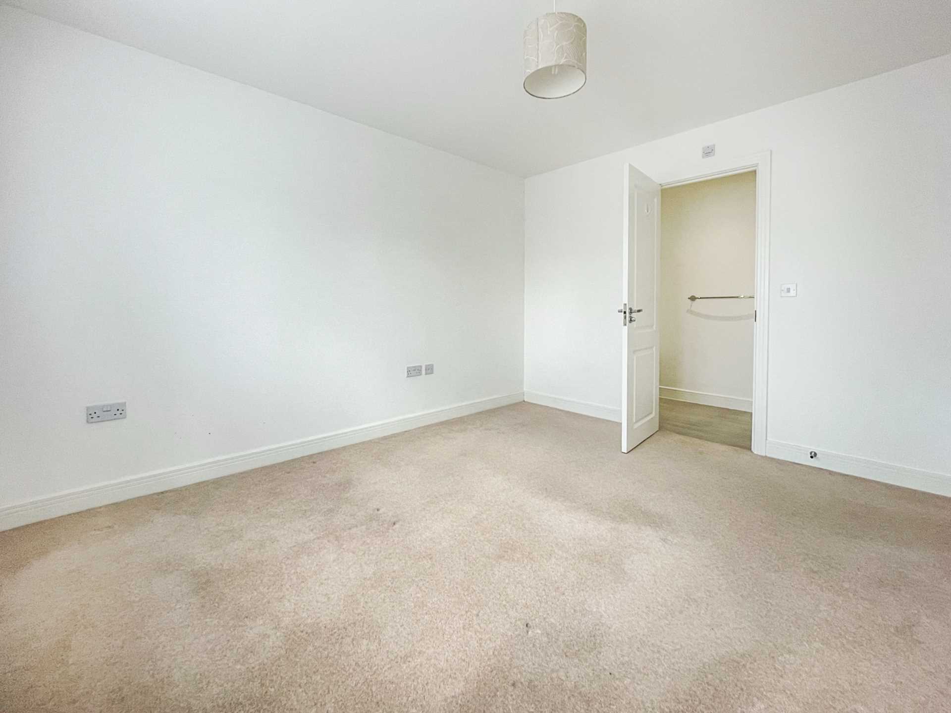 Old Common Close, Birdham, Image 6