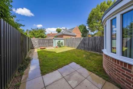 Old Common Close, Birdham, Image 11
