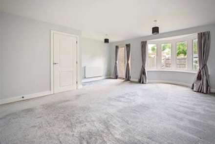 Old Common Close, Birdham, Image 2