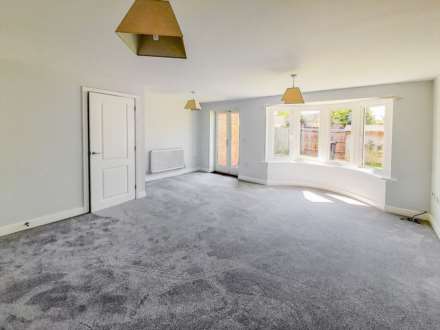Old Common Close, Birdham, Image 5
