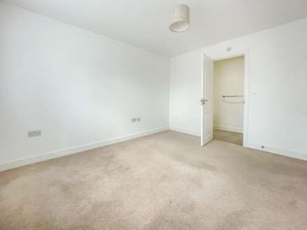 Old Common Close, Birdham, Image 6
