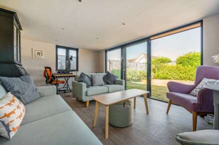 Beech Avenue, Bracklesham Bay, West Sussex, Image 17