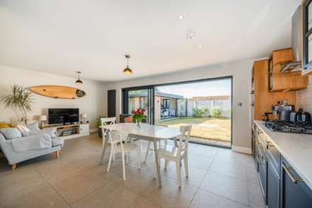 Beech Avenue, Bracklesham Bay, West Sussex, Image 3