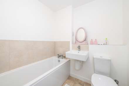 Charlie Drive, Bracklesham Grove, Bracklesham Bay, West Sussex, Image 9