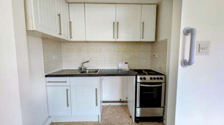 Bracklesham Court, Bracklesham Lane, PO20, Image 3